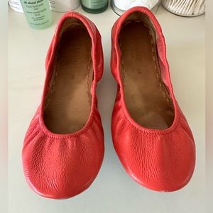 Poppy Tieks Size 10